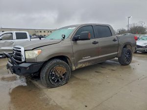 Toyota Tundra CREWMAX SR5 5.7L 8 2011