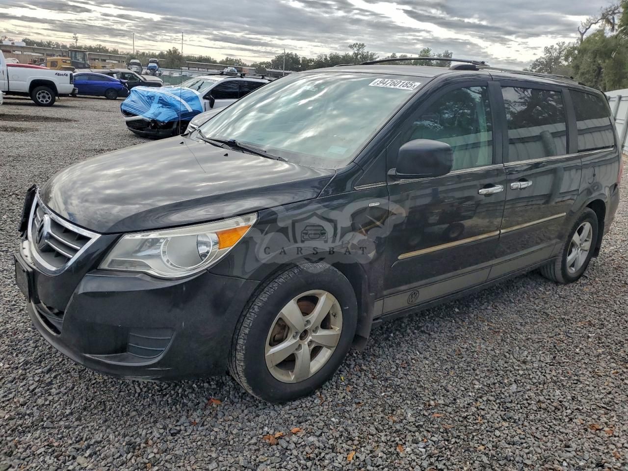 Volkswagen Routan SE 3.8L 6 2010