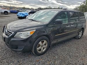 Volkswagen Routan SE 3.8L 6 2010