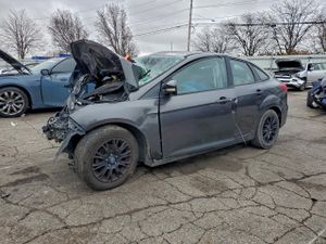 Ford Focus SE 2.0L 4 2015