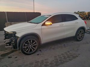 Mercedes-Benz GLA 250 2.0L 4 2015