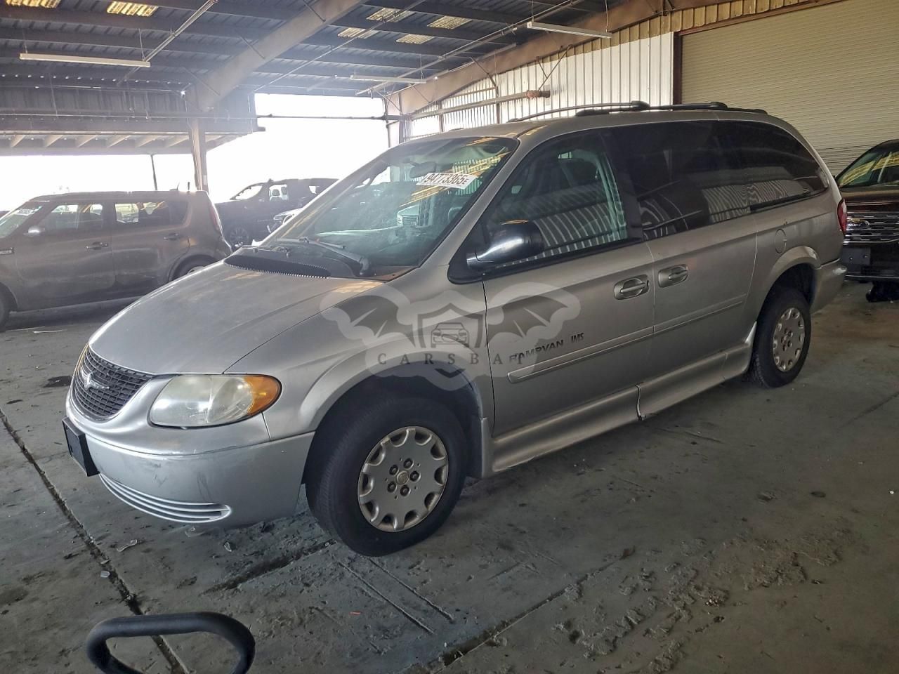Chrysler Town & Country LX 3.3L 6 2004