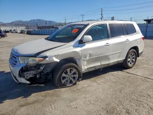 Toyota Highlander BASE 3.5L 6 2013