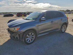 Mitsubishi Outlander SE 2.0L 4 2012