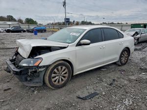 Volkswagen Passat S 2.5L 5 2013