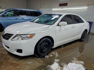 Toyota Camry BASE 2.5L 4 2011