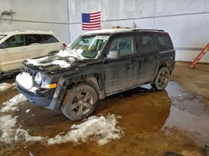 Jeep Patriot LATITUDE 2.4L 4 2015