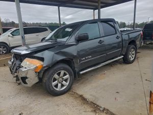 Nissan Titan XE 5.6L 8 2010