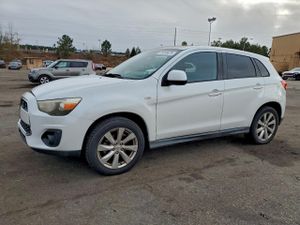 Mitsubishi Outlander ES 2.0L 4 2013