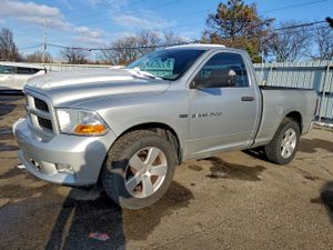 Dodge RAM ST 5.7L 8 2012
