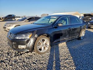 Volkswagen Passat SEL 2 L 4 2015