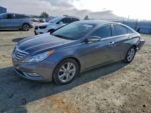 Hyundai Sonata SE 2.4L 4 2013