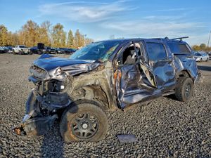 Toyota Tundra CREWMAX SR5 5.7L 8 2015