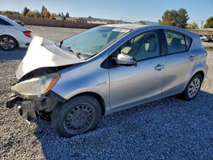 Toyota Prius 1.5L 4 2014