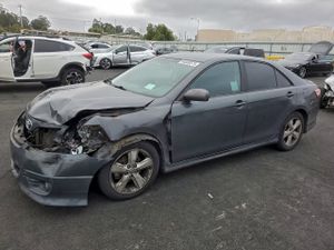 Toyota Camry BASE 2.5L 4 2010