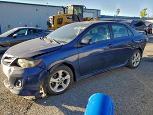 Toyota Corolla BASE 1.8L 4 2013