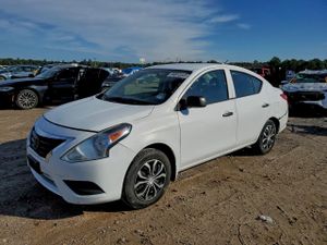 Nissan Versa S 1.6L 4 2015