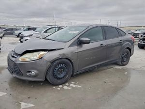 Ford Focus SE 2.0L 4 2012