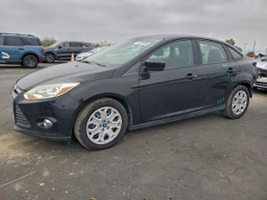 Ford Focus SE 2.0L 4 2012