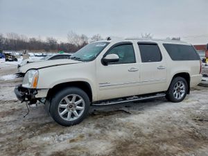 GMC Yukon DENALI 6.2L 8 2013