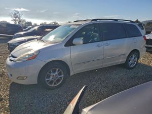 Toyota Sienna XLE 3.3L 6 2006