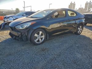 Hyundai Elantra GLS 1.8L 4 2013