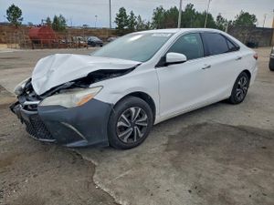 Toyota Camry LE 2.5L 4 2015