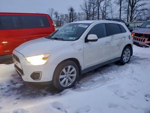 Mitsubishi Outlander SE 2.0L 4 2014