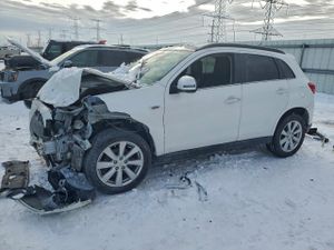 Mitsubishi Outlander SE 2.4L 4 2015
