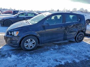 Chevrolet Aveo (Sonic) LT 1.8L 4 2015