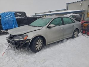 Volkswagen Passat S 2.5L 5 2012