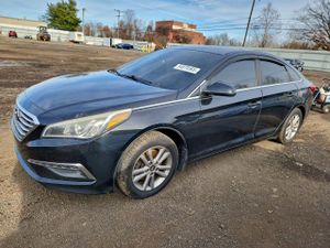 Hyundai Sonata SE 2.4L 4 2015