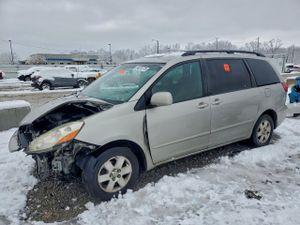 Toyota Sienna XLE 3.5L 6 2010