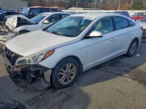 Hyundai Sonata SE 2.4L 4 2015