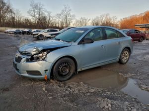 Chevrolet Cruze LS 1.8L 4 2012