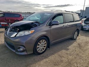 Toyota Sienna XLE 3.5L 6 2012