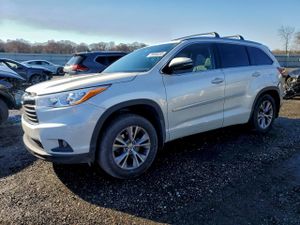 Toyota Highlander XLE 3.5L 6 2015