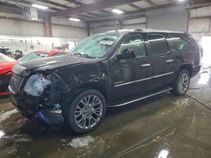 GMC Yukon DENALI 6.2L 8 2013