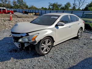 Nissan Altima 3.5S 3.5L 6 2013