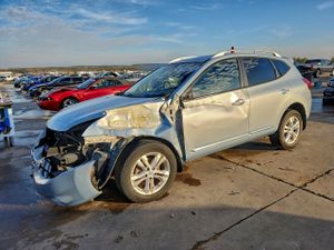 Nissan Rogue S 2.5L 4 2013