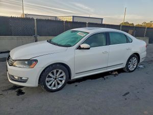 Volkswagen Passat SEL 2.5L 5 2013