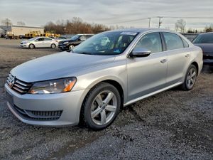 Volkswagen Passat SE 2.5L 5 2012