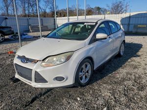 Ford Focus SE 2.0L 4 2014
