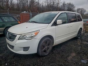 Volkswagen Routan SE 3.8L 6 2010