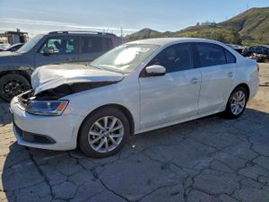 Volkswagen Jetta SE 1.8L 4 2014