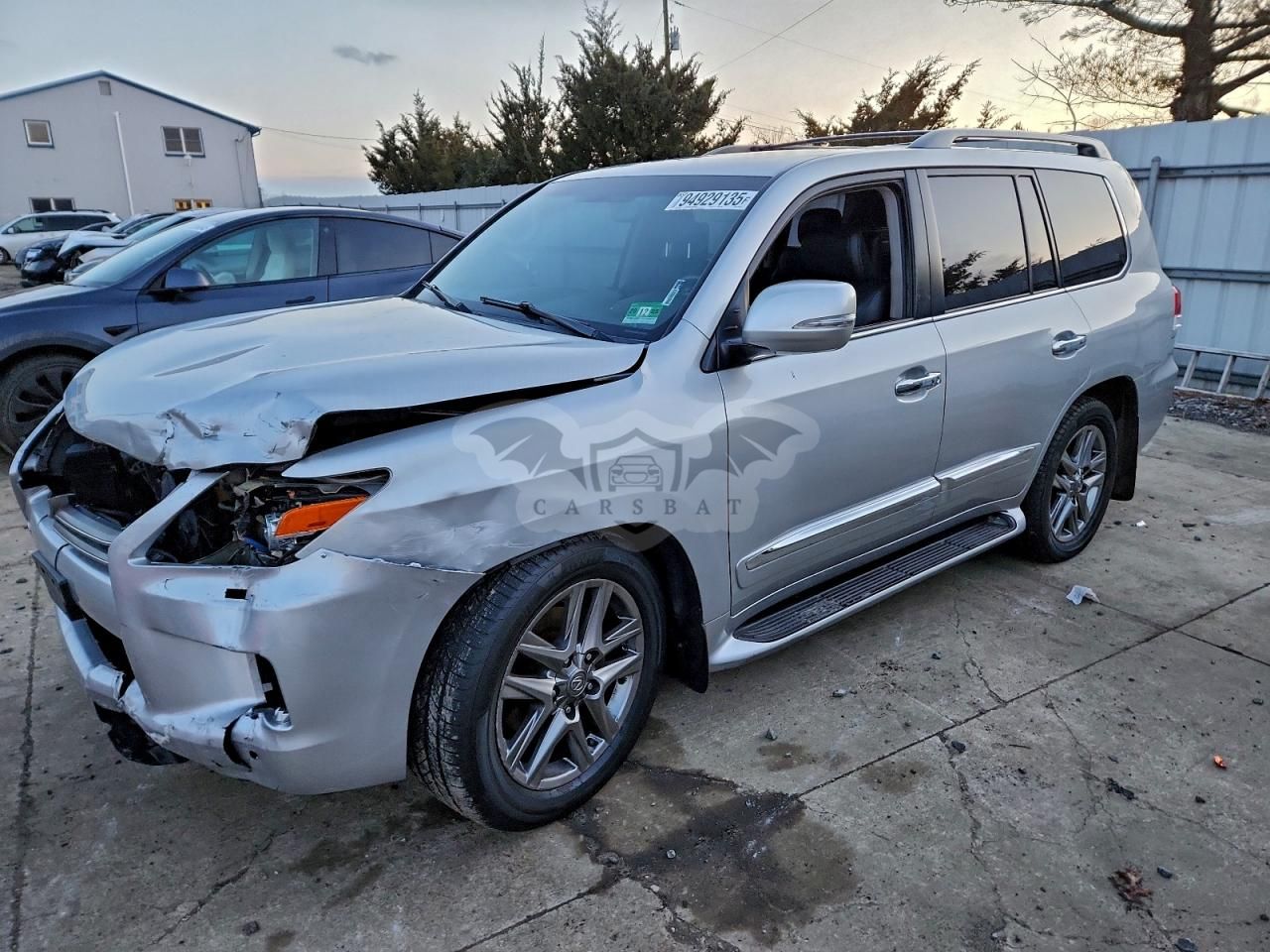 Lexus LX 570 5.7L 8 2013