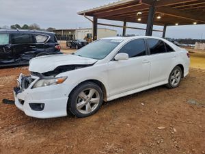 Toyota Camry BASE 2.5L 4 2011