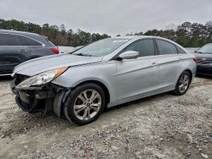 Hyundai Sonata SE 2.4L 4 2013