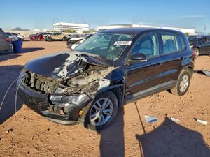 Volkswagen Tiguan S 2.0L 4 2014