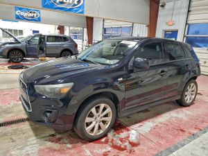 Mitsubishi Outlander SE 2.0L 4 2014